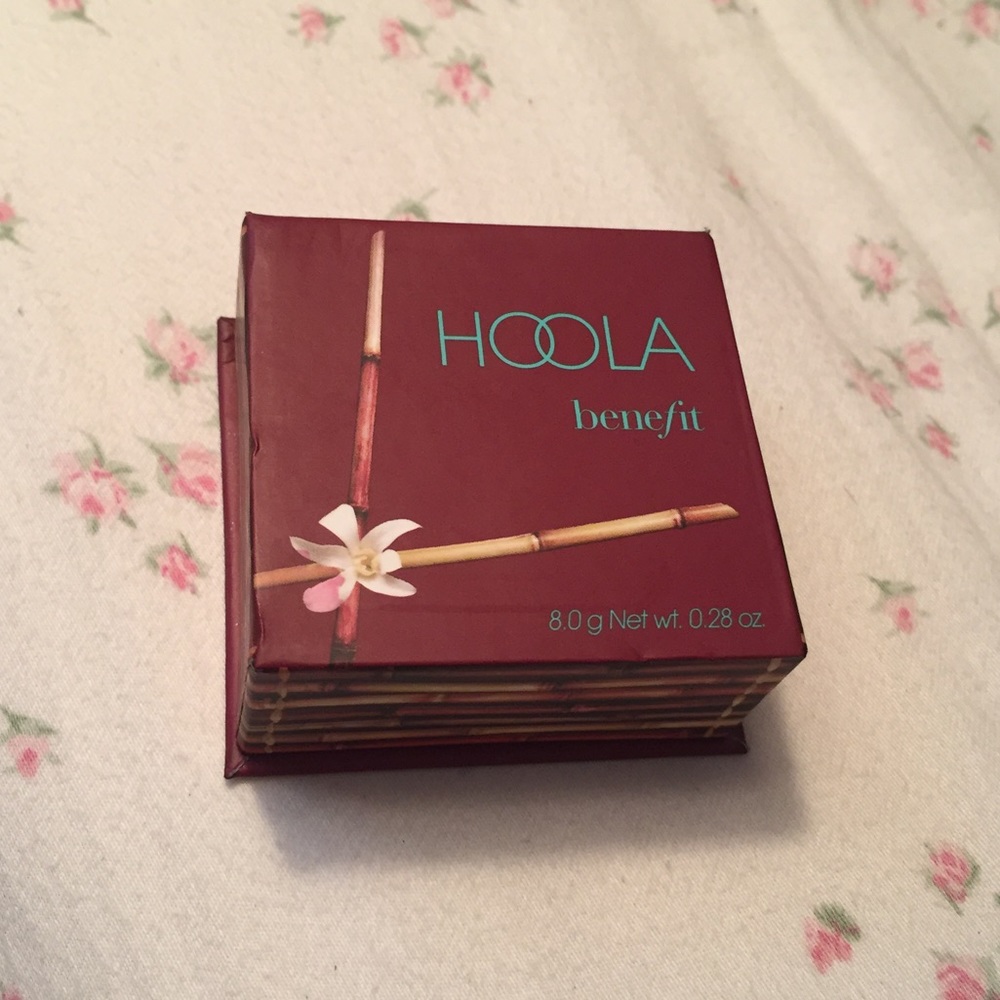 BENEFIT HOOLA BRONZER